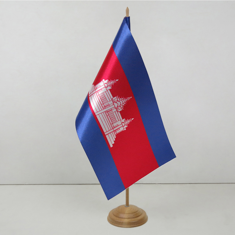 Флажок Камбоджи на деревянной подставке Флажок Камбоджи на деревянной подставке
